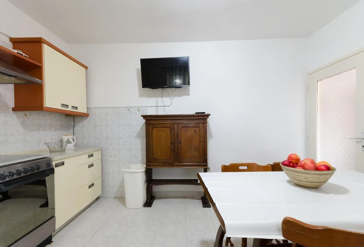 Apartments Ratko Rakalj